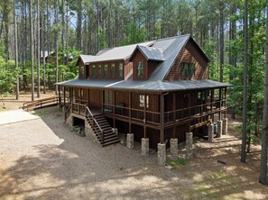 This cabin is so much larger in person!