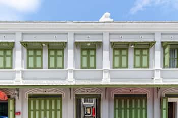 2BR Budget Home Yaowarat • 5min MRT • Nivas Wanit ECO
