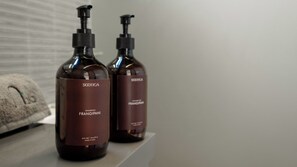 Bathroom amenities