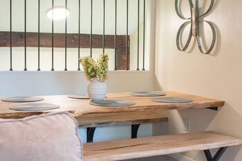 Junior`s Suite at JS Hubbs Guest House