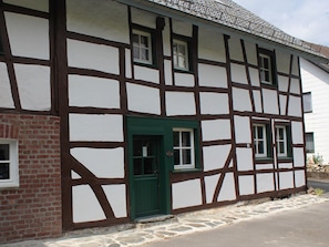 Ferienhaus "Rurtalgarten" - Außenansicht / Eingang