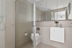 A warm & cozy bathroom.