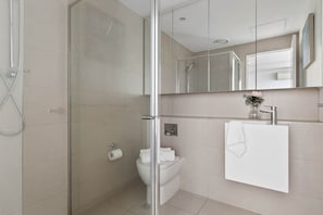 A warm & cozy bathroom.