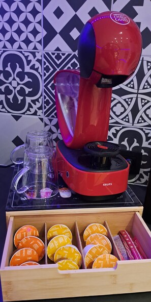 Kaffee und/oder Kaffeemaschine