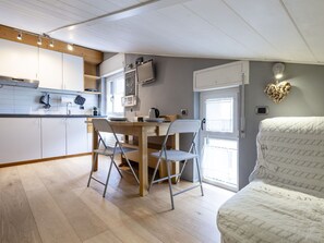 Gartenmöbel, Zuhause, Möbel, Tür, Tisch Im Freien, Stuhl, Küche & Esszimmer Tisch, Schatten, Balkon, Veranda