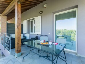 Mobilier De Jardin, Domicile, Meubles, Porte, Tableau De Plein Air, Chaise, Table Cuisine Et Salle A Manger, Ombre, Balcon, Porche