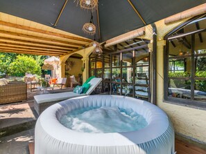 Schwimmbad, Möbel, Freizeit, Resort, Schatten, Gartenmöbel, Eco Hotel, Stuhl, Outdoor Struktur