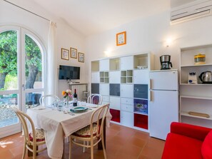 Outdoor Furniture, Home, Furniture, Door, Outdoor Table, Chair, Kitchen & Dining Room Table, Shade, Balcony, Porch