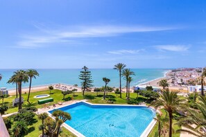 Holiday Home Swimming Pool