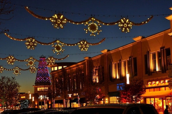 Pinnacle Hills Promenade