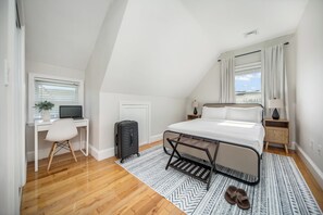 Upper level Unit- Room #6 Queen size bed