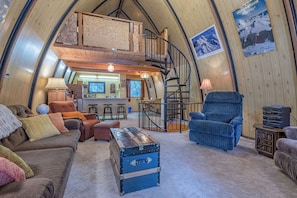 Living Area & Kitchen