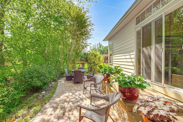 Ocean View Vacation Rental | 4BR | 3BA | 2,636 Sq Ft | 2 Steps to Enter