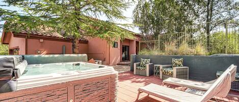 Sedona Vacation Rental | 4BR | 3.5BA | 3,171 Sq Ft | Stairs Required