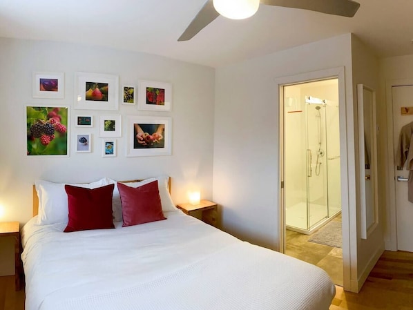 Chambre VERGER avec salle de bain privée au 2e.