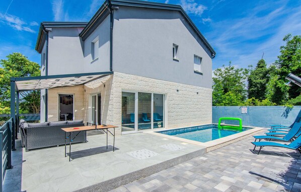 pool