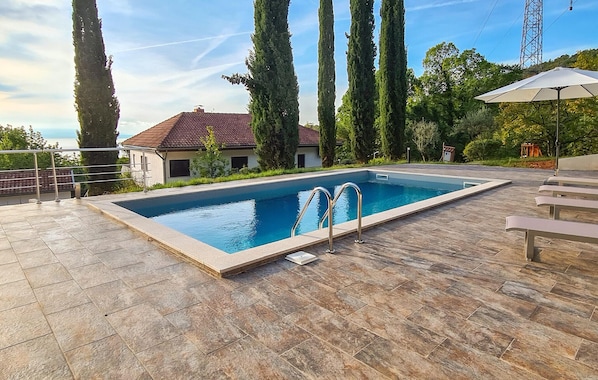 pool