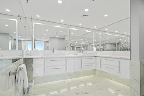 Gorgeous upgraded master bathroom!