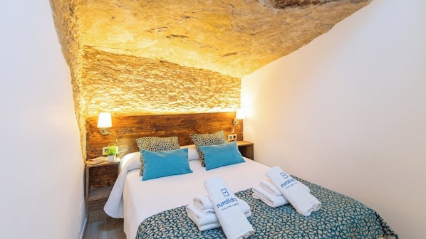 Casa Cueva El Puente Setenil de las Bodegas by Ruralidays