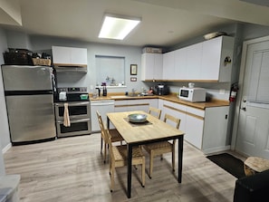 Full Kitchen