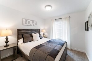 Main Floor Queen Bedroom