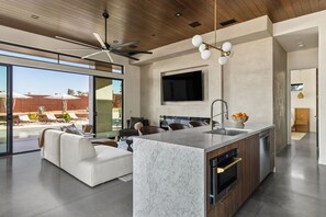 Gorgeous indoor-outdoor living