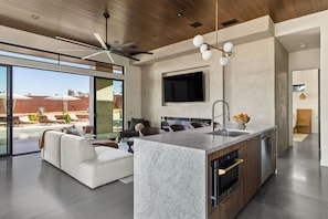 Gorgeous indoor-outdoor living