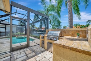 Outdoor BBQ Area: Savor your meals in the fresh air on the inviting patio.