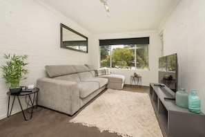 Lounge Shot 1