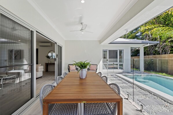 Outdoor dining