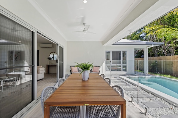 Outdoor dining