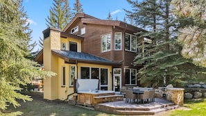 Patio: Hot tub, grill and dining