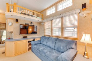 Living Room | Smart TV | Central A/C | 1st Floor