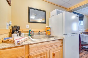 Kitchenette | Microwave | Drip Coffee Pot