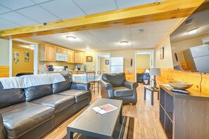 Living Room | Smart TV | Free WiFi | Window A/C