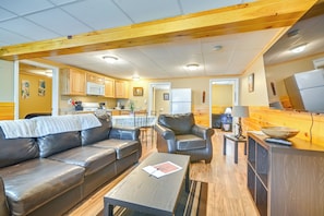 Living Room | Smart TV | Free WiFi | Window A/C