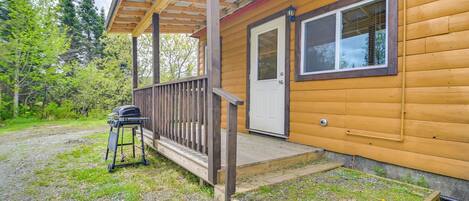 Pittsburg Vacation Rental | Studio | 1BA | 350 Sq Ft | 2 Steps to Enter