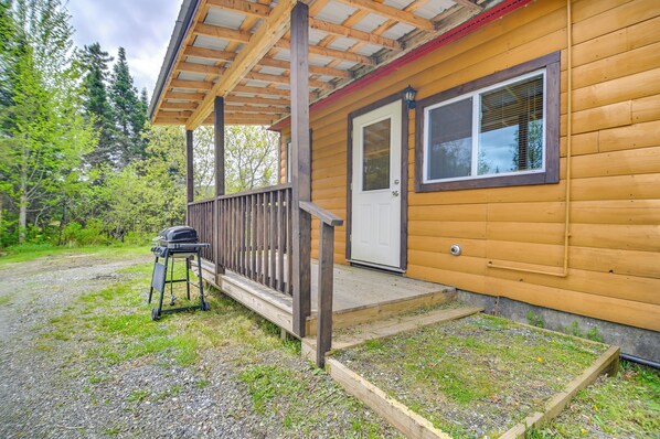 Pittsburg Vacation Rental | Studio | 1BA | 350 Sq Ft | 2 Steps to Enter