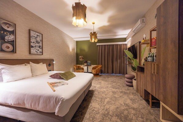 Unit with Double size bed