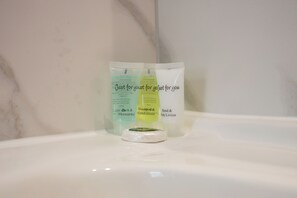 Bathroom amenities