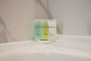 Bathroom amenities
