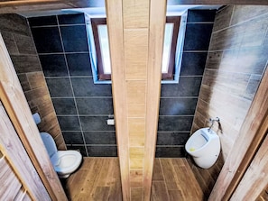 Bois, Sol, Sol, Tache De Bois, Dur, Luminaire Plomberie, Siège De Toilette, Toilette, Salle De Bains, Tuile