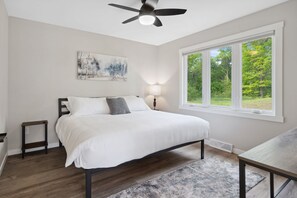 Bedroom 1 - King - Main Level