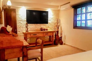 Wall-mounted TV