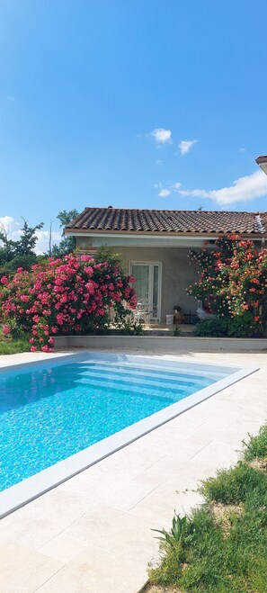 Piscine 4×8  traitée au sel
