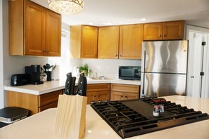 Fully stocked kitchen w/all amenities includes