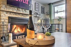 Profitez d'un moment de détente sur le bord du feu 

Bouteille de Vin non incluse 