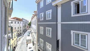 Authentic Lisbon views from your window in a charming, walkable neighborhood – steps from history, culture, and great dining.
#LisbonView #CentralLocation #LocalExperience #Portugal #PT #Lisbon