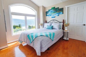 PanoramicAcresBedroom2