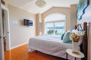 PanoramicAcresBedroom